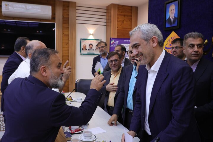 نشست مدیران و فعالان اقتصادی استان خوزستان با وزیر اقتصاد