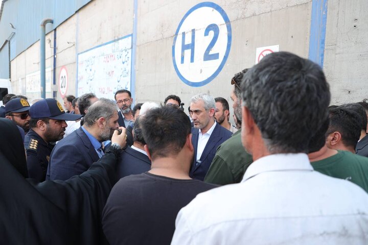 بازدید وزیر اقتصاد از انبارهای منطقه ویژه بندر امام خمینی(ره)