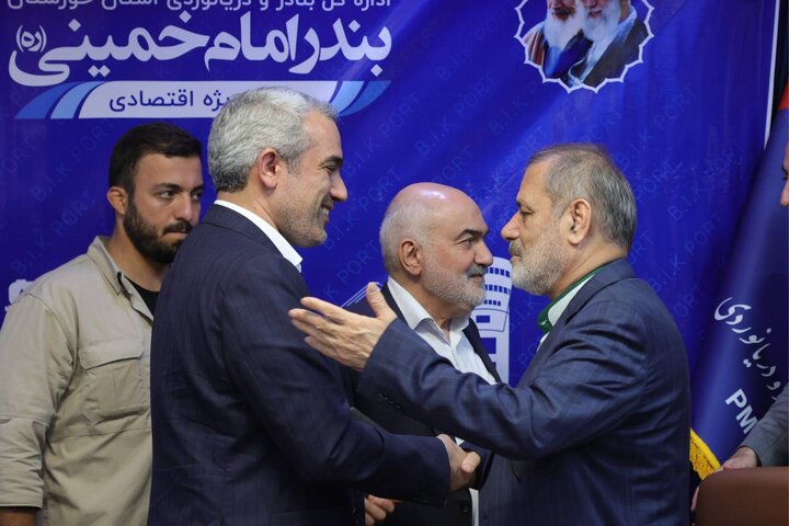 بازدید وزیر اقتصاد از انبارهای منطقه ویژه بندر امام خمینی(ره)