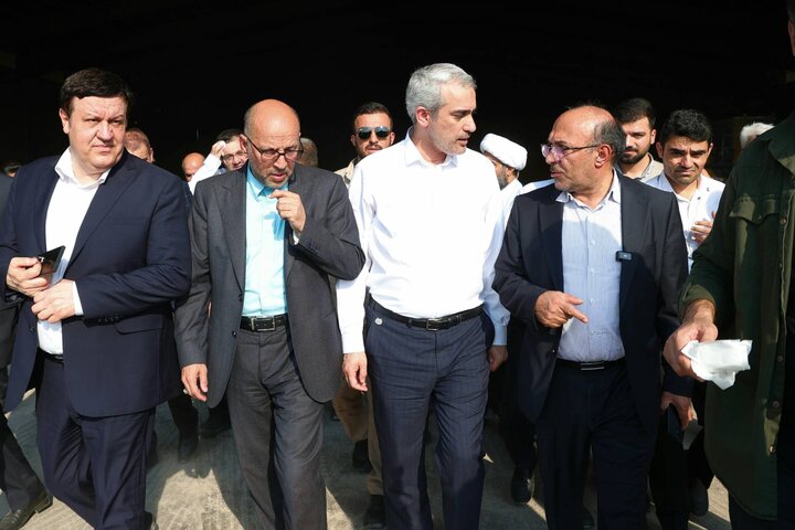 بازدید وزیر اقتصاد از انبارهای منطقه ویژه بندر امام خمینی(ره)