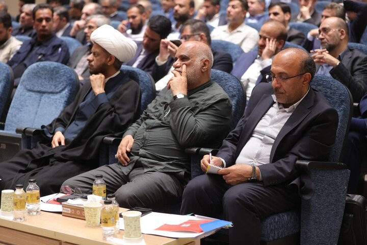 نشست مدیران و فعالان اقتصادی منطقه آزاد اروند با وزیر اقتصاد