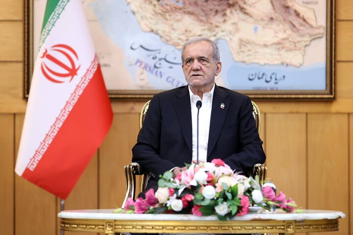 عزیمت وزیر اقتصاد به کشور چین