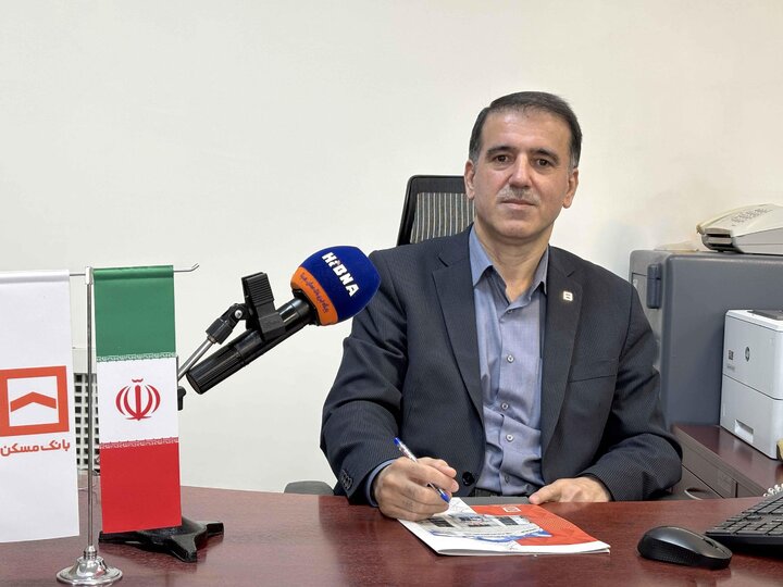 انعقاد قرارداد ۳۸ هزار میلیارد ریالی نهضت ملی در استان همدان/ ارایه مشاوره تخصصی به مشتریان در خصوص انواع خدمات بانک مسکن
