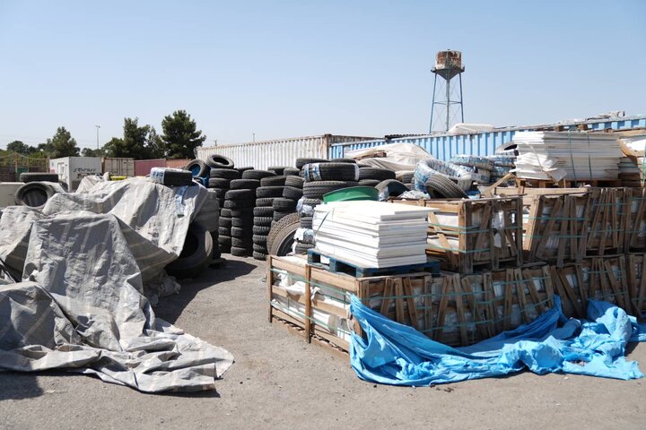 بازدید اصحاب رسانه از انبارهای سازمان جمع آوری و فروش اموال تملیکی