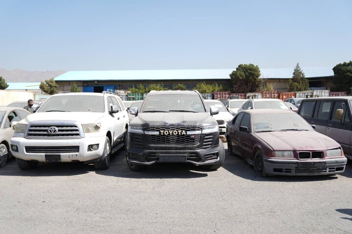 بازدید اصحاب رسانه از انبارهای سازمان جمع آوری و فروش اموال تملیکی