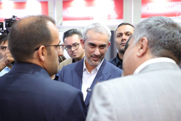 بازدید وزیر اقتصاد از نمایشگاه بین المللی الکامپ