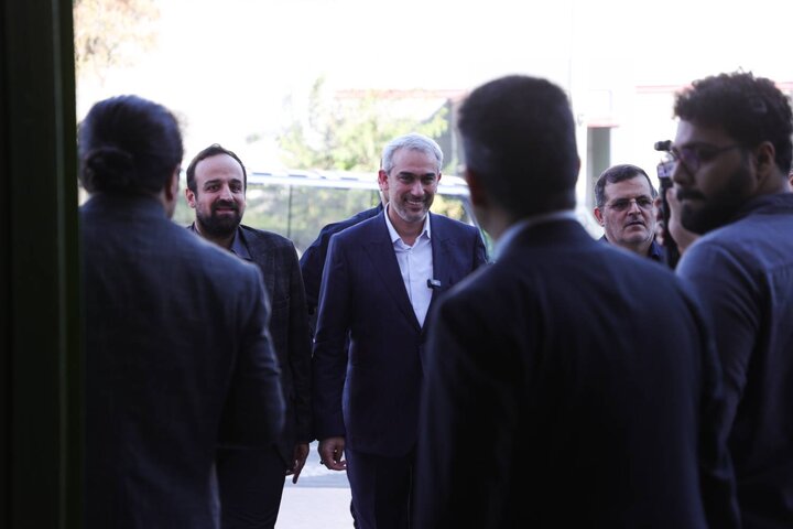 بازدید وزیر اقتصاد از نمایشگاه بین المللی الکامپ