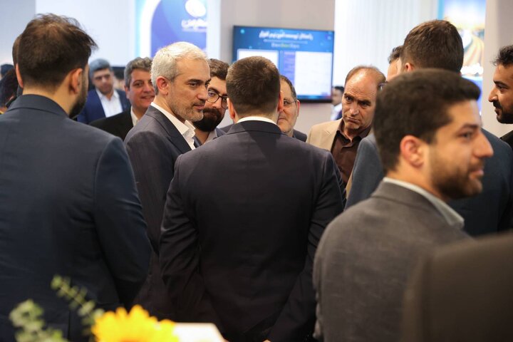 بازدید وزیر اقتصاد از نمایشگاه بین المللی الکامپ