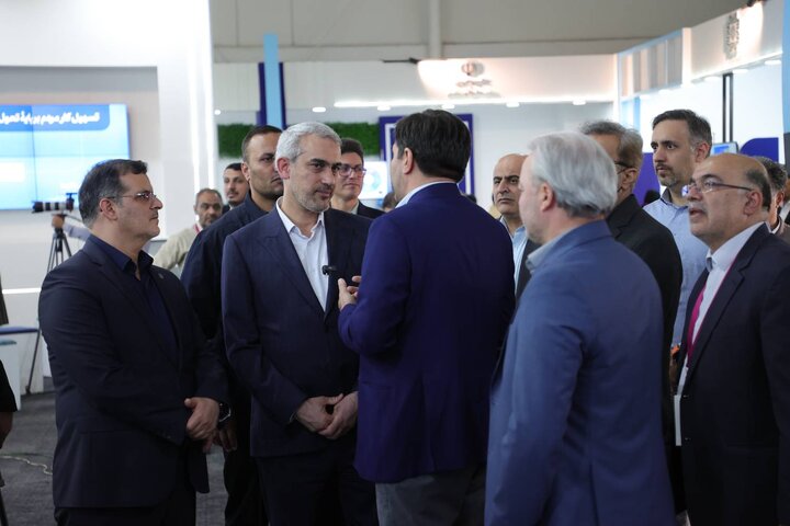 بازدید وزیر اقتصاد از نمایشگاه بین المللی الکامپ