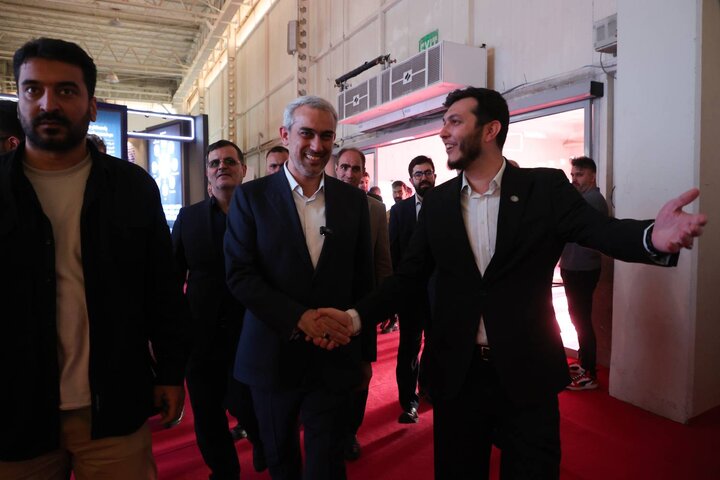 بازدید وزیر اقتصاد از نمایشگاه بین المللی الکامپ