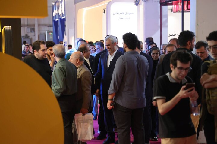 بازدید وزیر اقتصاد از نمایشگاه بین المللی الکامپ