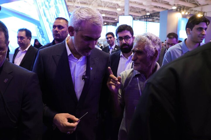 بازدید وزیر اقتصاد از نمایشگاه بین المللی الکامپ