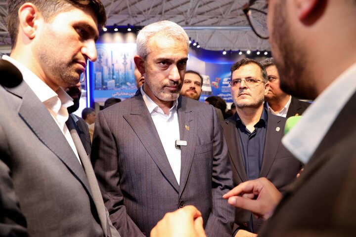 بازدید وزیر اقتصاد از نمایشگاه بین المللی الکامپ