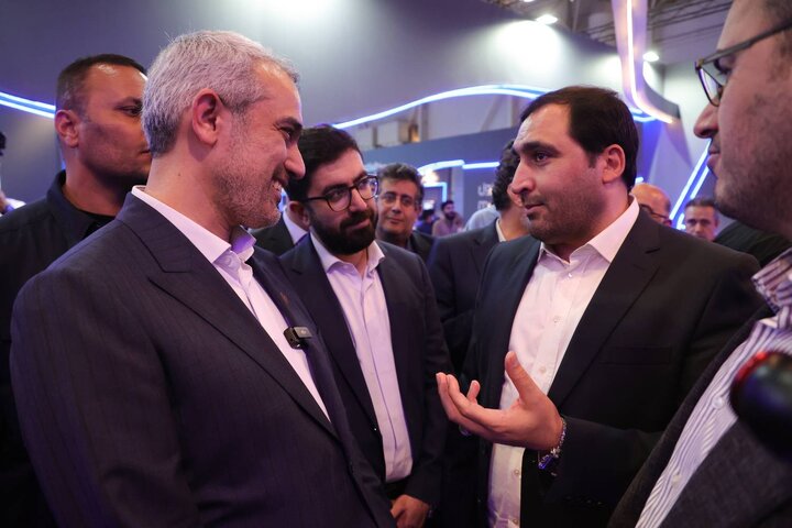 بازدید وزیر اقتصاد از نمایشگاه بین المللی الکامپ