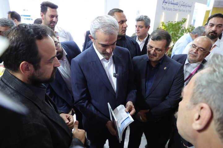 بازدید وزیر اقتصاد از نمایشگاه بین المللی الکامپ