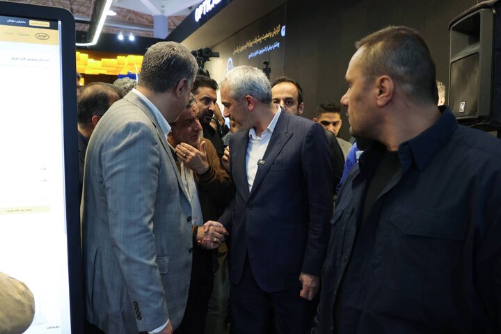 بازدید وزیر اقتصاد از نمایشگاه بین المللی الکامپ