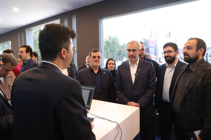 بازدید وزیر اقتصاد از نمایشگاه بین المللی الکامپ