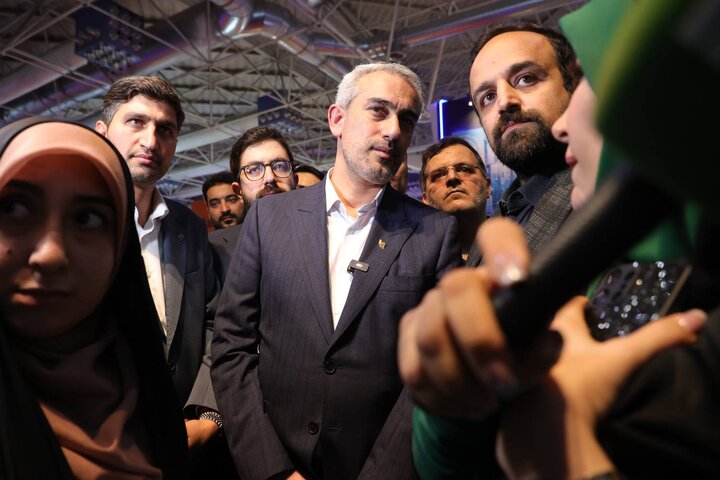 بازدید وزیر اقتصاد از نمایشگاه بین المللی الکامپ