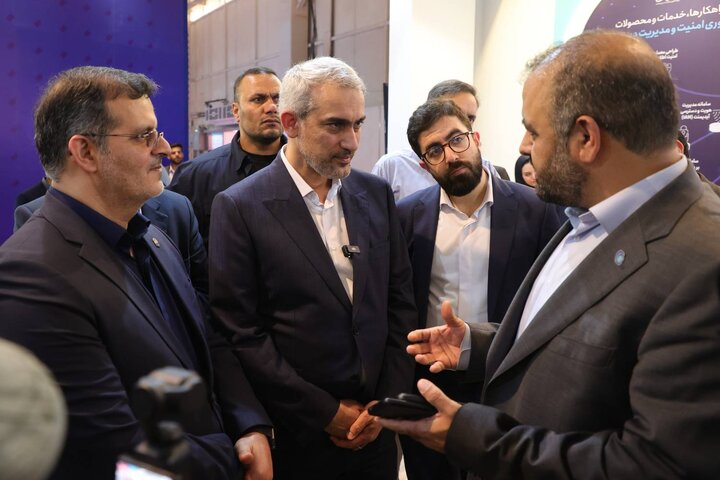 بازدید وزیر اقتصاد از نمایشگاه بین المللی الکامپ