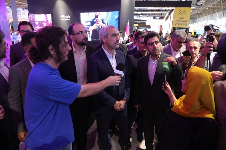 بازدید وزیر اقتصاد از نمایشگاه بین المللی الکامپ