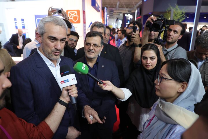 بازدید وزیر اقتصاد از نمایشگاه بین المللی الکامپ