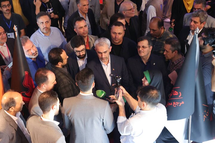 بازدید وزیر اقتصاد از نمایشگاه بین المللی الکامپ