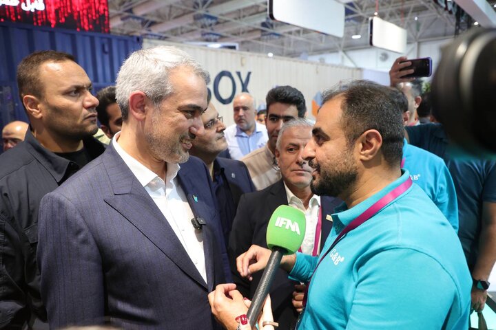 بازدید وزیر اقتصاد از نمایشگاه بین المللی الکامپ