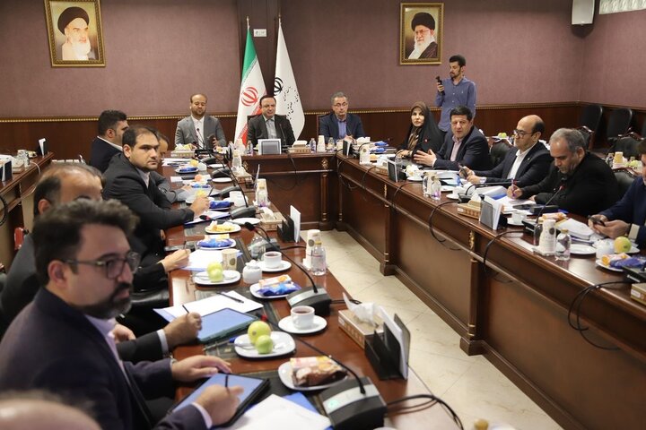 سهامداران داخلی بورس بین‌الملل سقف مشخص داشته باشند