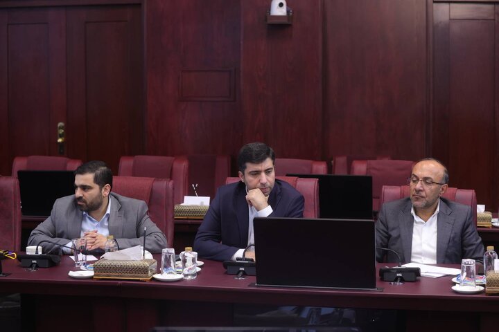 جلسه مشترک وزیر اقتصاد با وزیر راه و شهرسازی