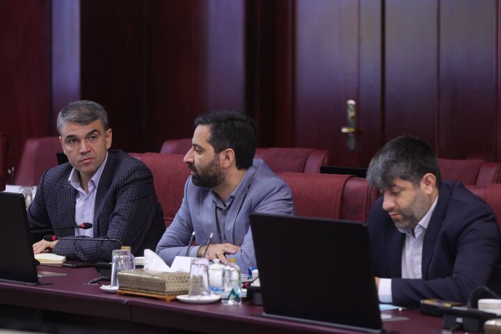 جلسه مشترک وزیر اقتصاد با وزیر راه و شهرسازی