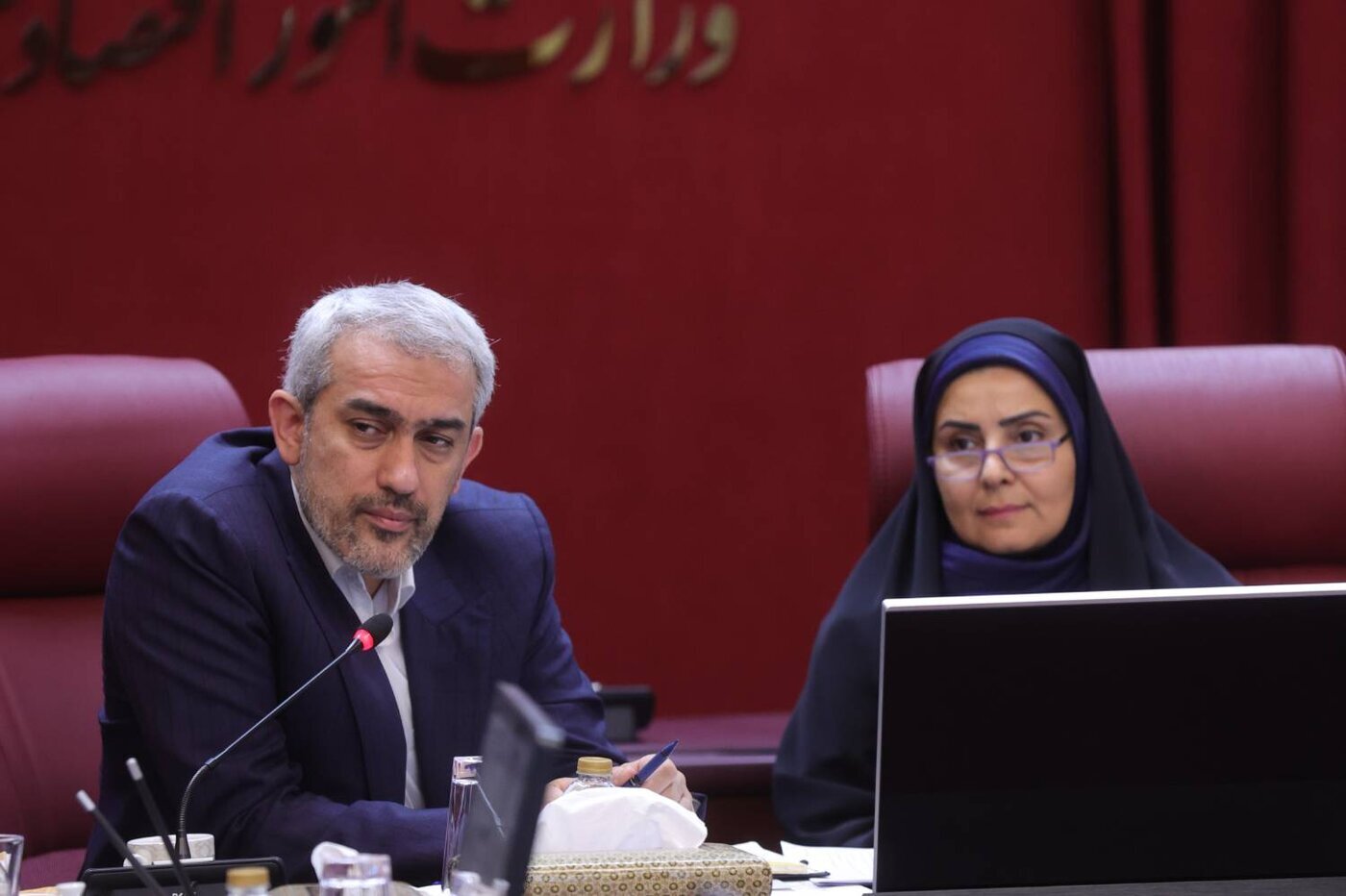 جلسه مشترک وزیر اقتصاد با وزیر راه و شهرسازی جلسه مشترک وزیر اقتصاد با وزیر راه و شهرسازی