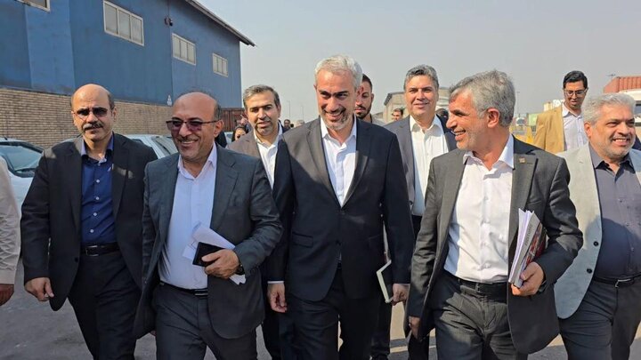 بازدید وزیر اقتصاد از گمرک بندر شهید رجایی