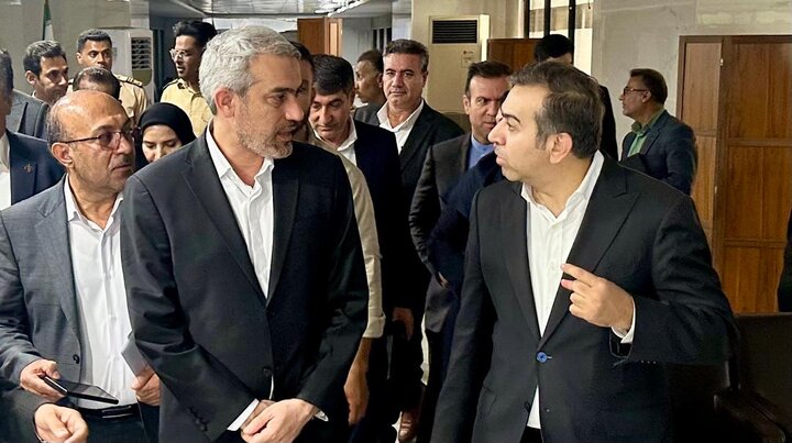 بازدید وزیر اقتصاد از گمرک بندر شهید رجایی