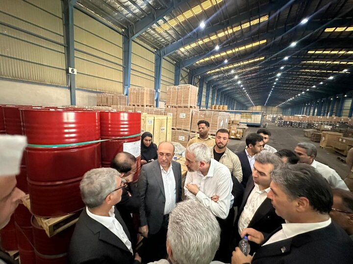 بازدید وزیر اقتصاد از گمرک بندر شهید رجایی