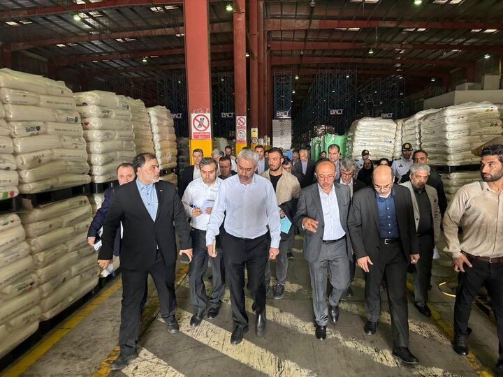 بازدید وزیر اقتصاد از گمرک بندر شهید رجایی