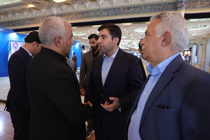 بازدید رئیس سازمان سرمایهگذاری و کمکهای اقتصادی و فنی ایران از نمایشگاه فرصت های سرمایه گذاری در معدن و صنایع معدنی ایران