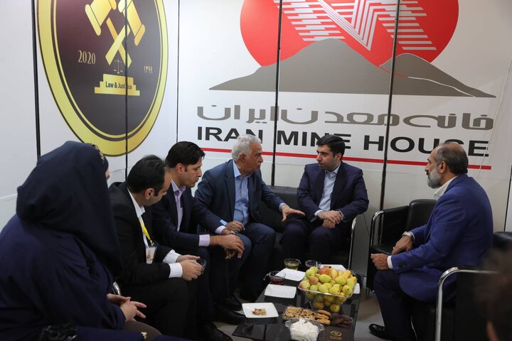 بازدید رئیس سازمان سرمایه‌گذاری و کمک‌های اقتصادی و فنی ایران از نمایشگاه فرصت های سرمایه گذاری در معدن و صنایع معدنی ایران
