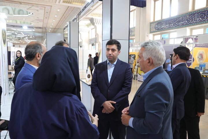 بازدید رئیس سازمان سرمایهگذاری و کمکهای اقتصادی و فنی ایران از نمایشگاه فرصت های سرمایه گذاری در معدن و صنایع معدنی ایران