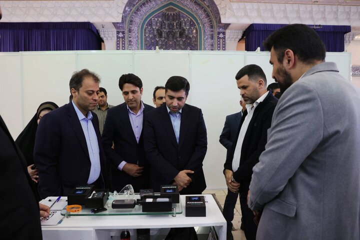 بازدید رئیس سازمان سرمایهگذاری و کمکهای اقتصادی و فنی ایران از نمایشگاه فرصت های سرمایه گذاری در معدن و صنایع معدنی ایران