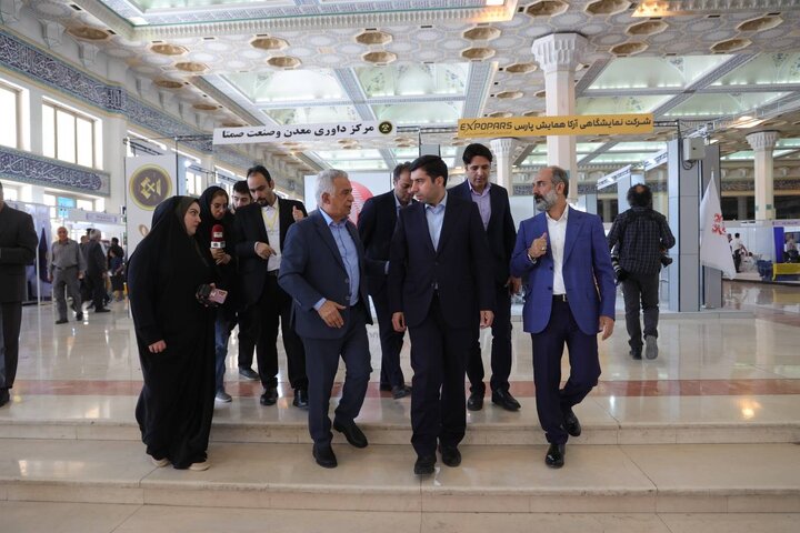 بازدید رئیس سازمان سرمایه‌گذاری و کمک‌های اقتصادی و فنی ایران از نمایشگاه فرصت های سرمایه گذاری در معدن و صنایع معدنی ایران