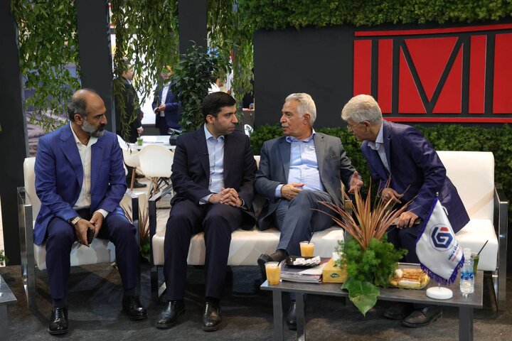 بازدید رئیس سازمان سرمایه‌گذاری و کمک‌های اقتصادی و فنی ایران از نمایشگاه فرصت های سرمایه گذاری در معدن و صنایع معدنی ایران