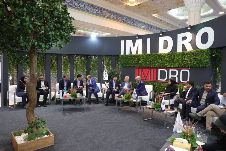 بازدید رئیس سازمان سرمایه‌گذاری و کمک‌های اقتصادی و فنی ایران از نمایشگاه فرصت های سرمایه گذاری در معدن و صنایع معدنی ایران