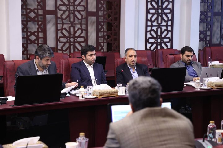 دیدار وزیر اقتصاد با اعضای کمیسیون اقتصادی مجلس شورای اسلامی