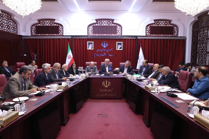 دیدار وزیر اقتصاد با اعضای کمیسیون اقتصادی مجلس شورای اسلامی