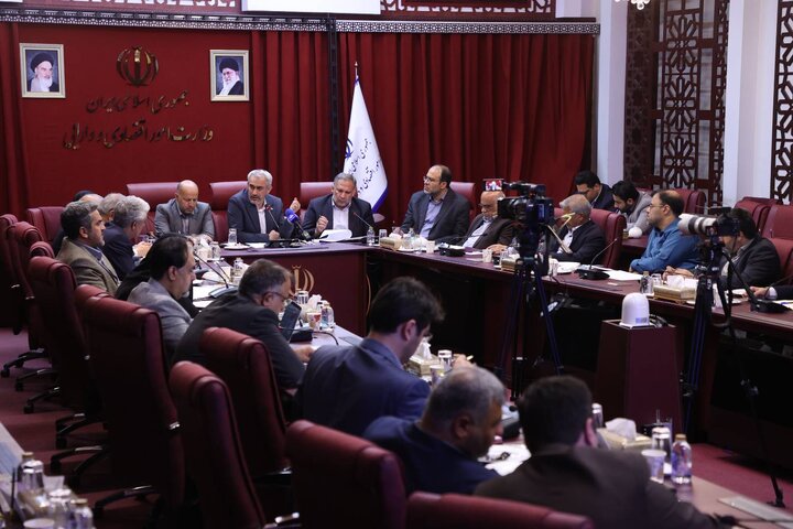 دیدار وزیر اقتصاد با اعضای کمیسیون اقتصادی مجلس شورای اسلامی