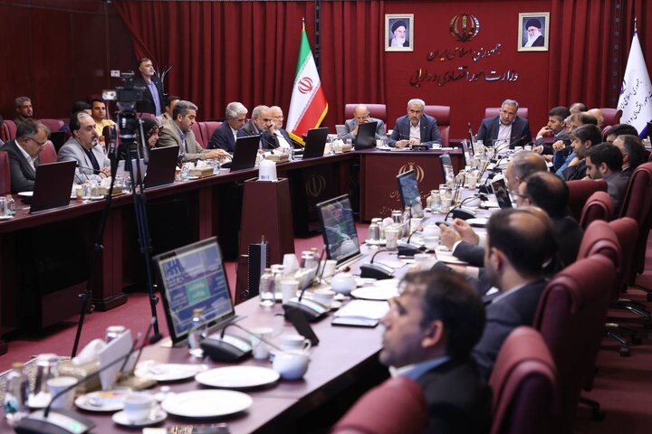 دیدار وزیر اقتصاد با اعضای کمیسیون اقتصادی مجلس شورای اسلامی