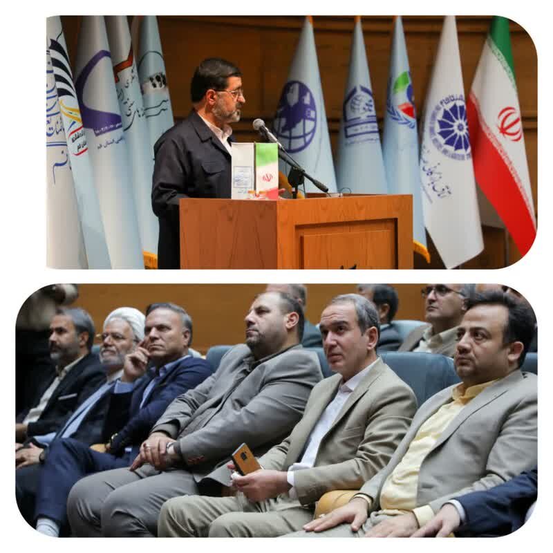 تجلیل استاندار قم از مدیر کل امور اقتصادی و دارایی در همایش تجلیل از فعالان و حامیان صنعت گردشگری در قم تجلیل استاندار قم از مدیر کل امور اقتصادی و دارایی در همایش تجلیل از فعالان و حامیان صنعت گردشگری در قم