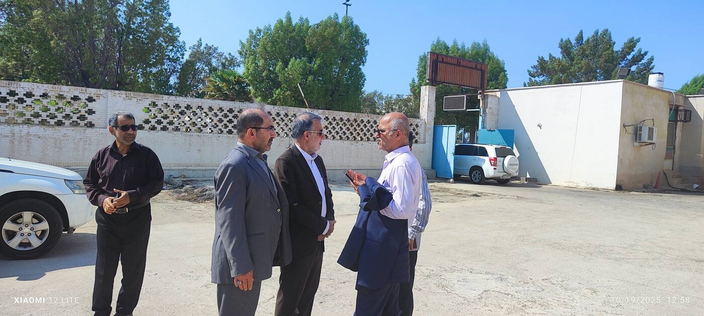 بازدید میدانی از املاک دولتی در راستای اجرای برنامه مولدسازی داراییهای دولت در بوشهر بازدید میدانی از املاک دولتی در راستای اجرای برنامه مولدسازی داراییهای دولت در بوشهر