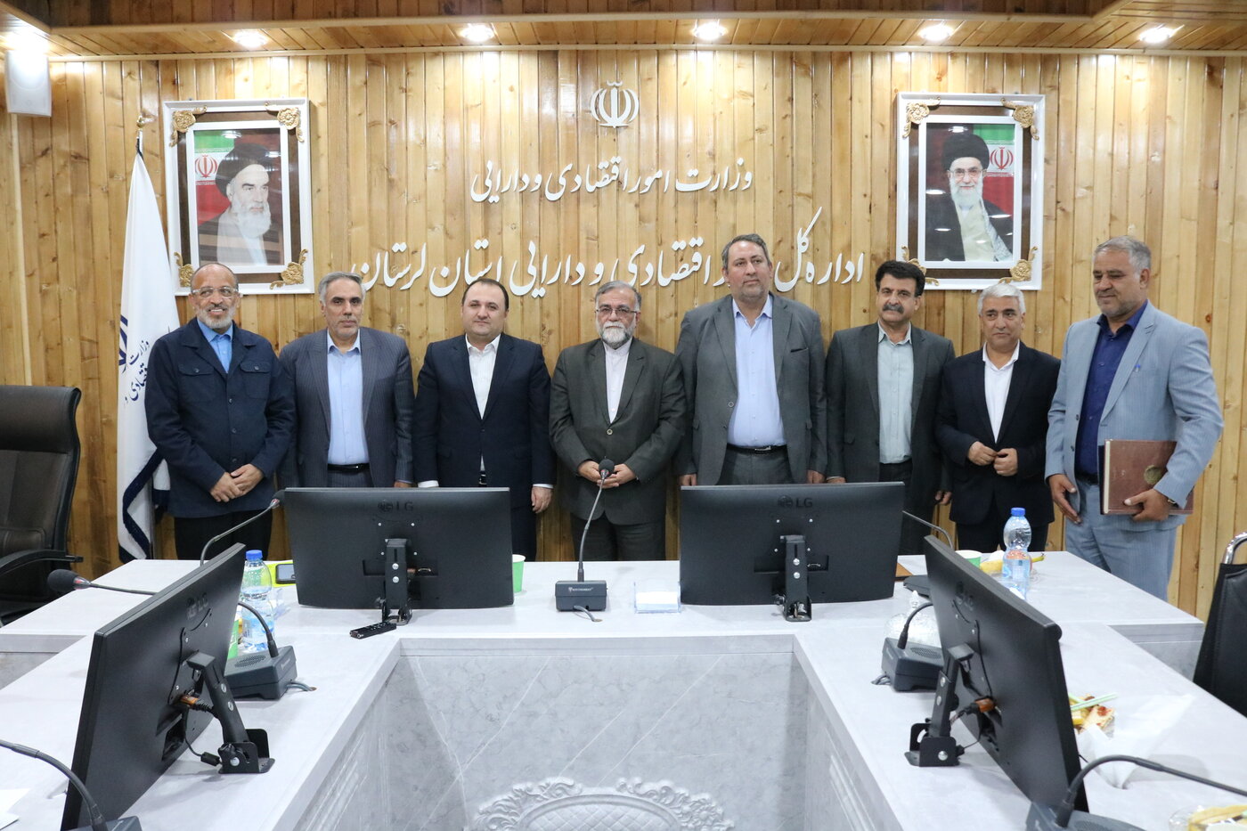 تأکید نماینده وزیر اقتصاد در لرستان بر ساماندهی زیرساختهای اموال تملیکی و حفظ بیتالمال تأکید نماینده وزیر اقتصاد در لرستان بر ساماندهی زیرساختهای اموال تملیکی و حفظ بیتالمال
