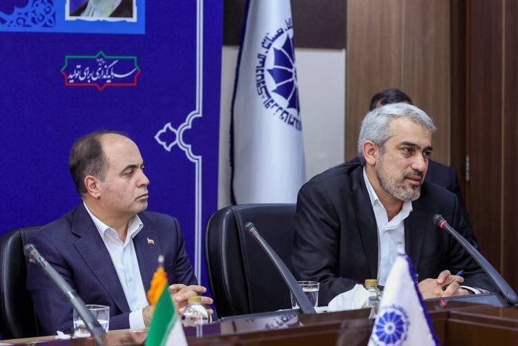 وزیر اقتصاد در نشست صمیمی رئیس جمهور با فعالان بخش خصوصی خبر داد؛ برنامه کوتاه مدت دولت برای بهبود شرایط اقتصادی وزیر اقتصاد در نشست صمیمی رئیس جمهور با فعالان بخش خصوصی خبر داد؛ برنامه کوتاه مدت دولت برای بهبود شرایط اقتصادی